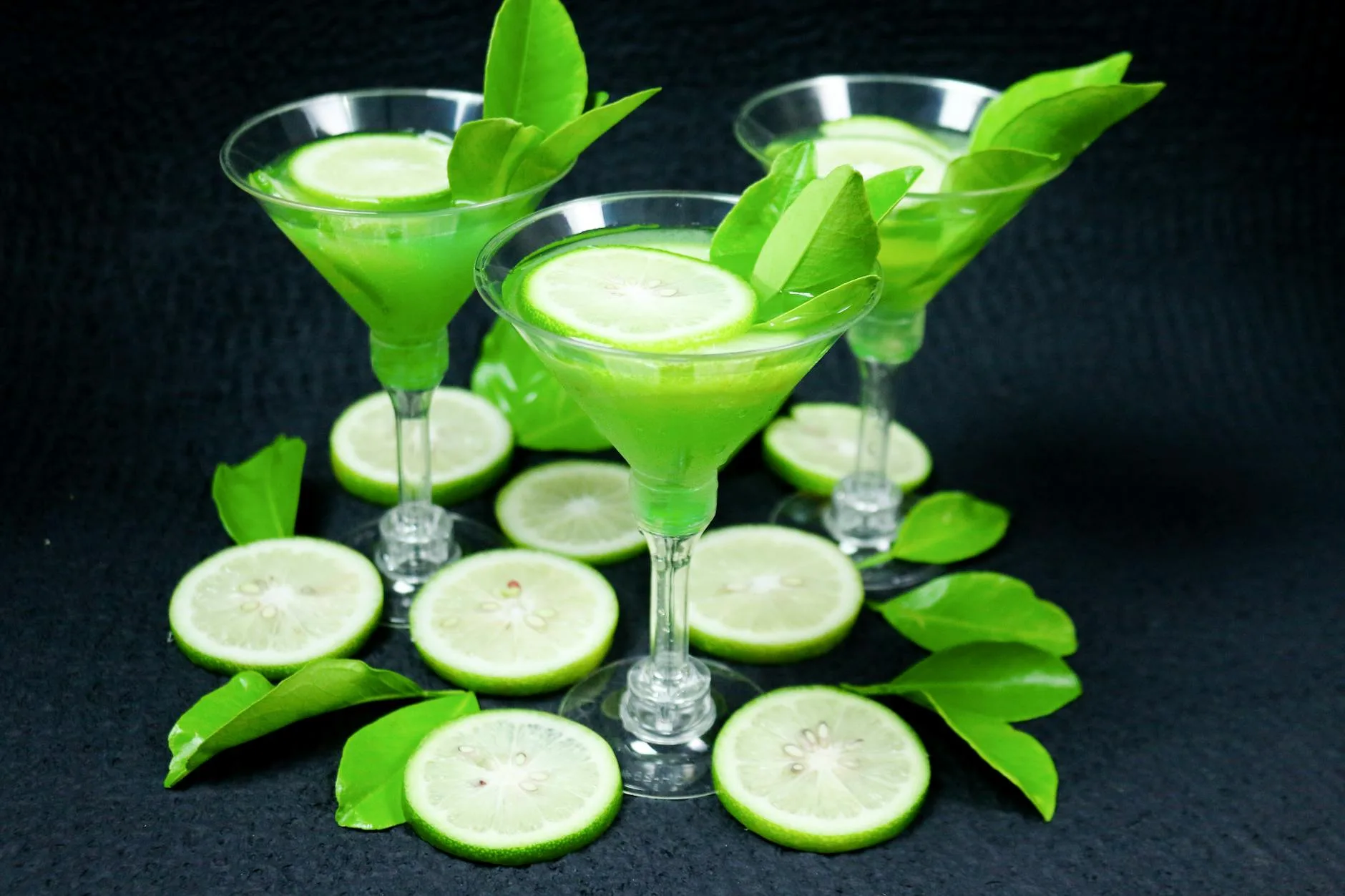Elegant non-alcoholic drinks at a wedding reception — The Roaring Bean coffee catering